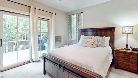 14 E Saddle Notch Ln