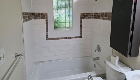 1658 W Nelson Street