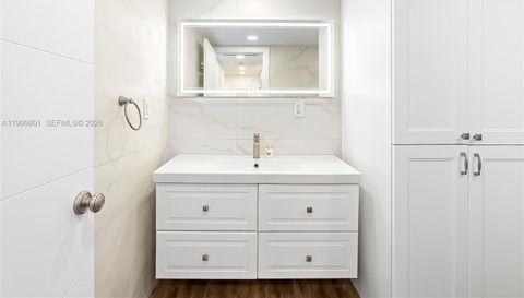 600 Three Islands Blvd