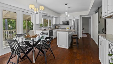 314 Lamplighter Ln SE