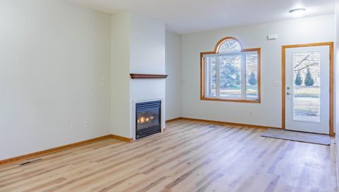 1122 Crystal Place W
