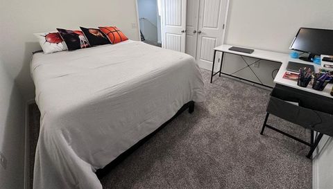 1562 SOFTSHELL STREET