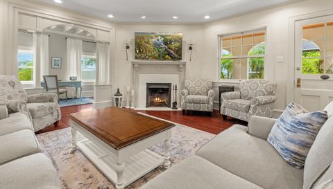 174 Avenida Menendez