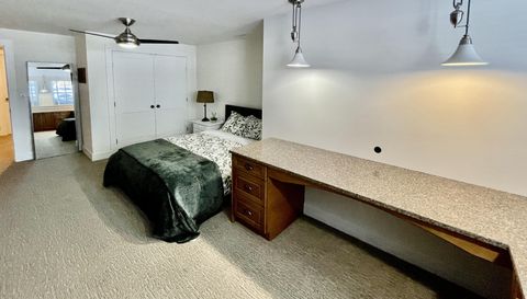 1017 Fox Knoll Dr SW