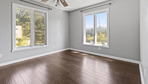 272 Canterbury Dr