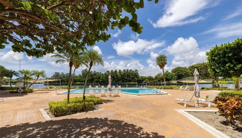 9100 E Bay Harbor Dr