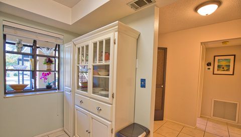 360 Three Lakes Ln UNIT G