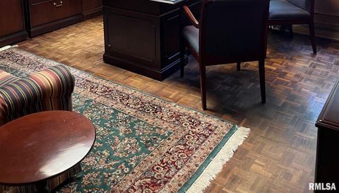 1028 W South Grand Avenue