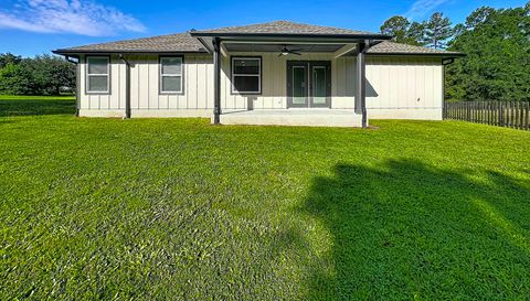 14217 Camelot Pl