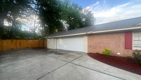 2347 Wentworth Dr