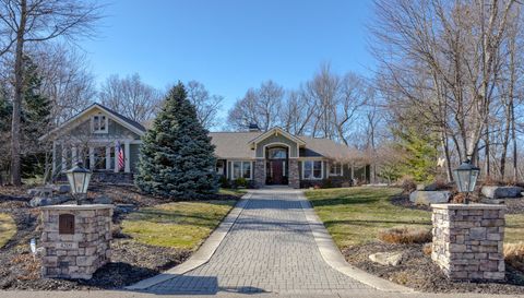 4209 N Oak Pointe Ct NE