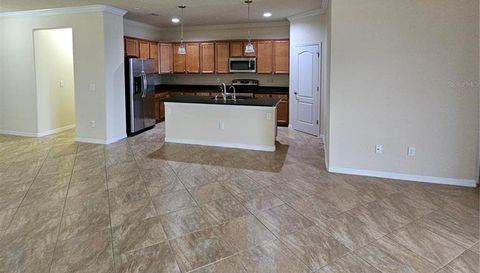 2873 Via Piazza