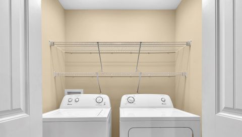 2732 Waters Place Dr