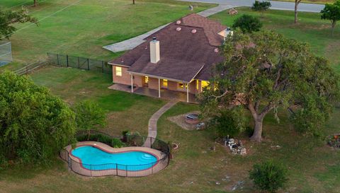 320 Woodland Oaks TRL