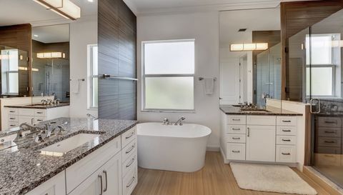 500 Ne Wavecrest Way