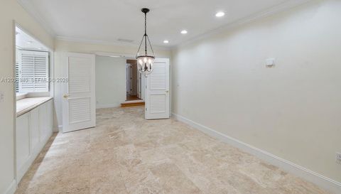 1037 Alfonso Ave