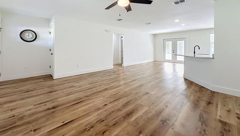 14217 Camelot Pl