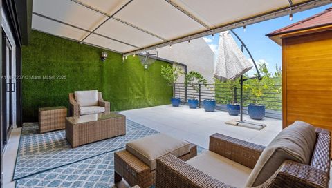 6124 Paradise Point Dr