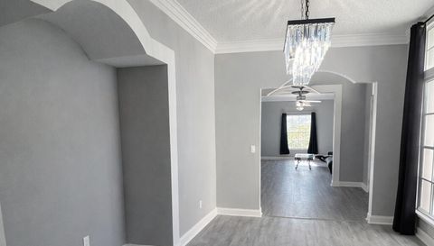 7823 Shane Ct