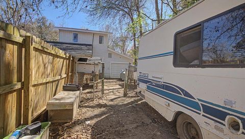 6611 Crooked Creek