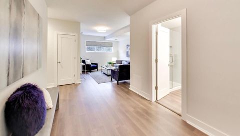 1359 W Hubbard Street