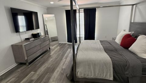 7942 Parsons Pine Dr