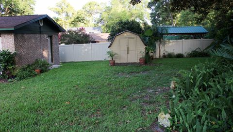 1834 Holly Oaks Ravine Dr