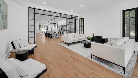 3434 W Palmer Street