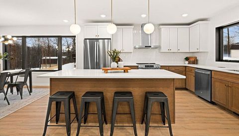 4929 Wild Rose Trail