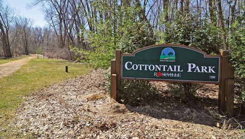 3076 Lexington Avenue N