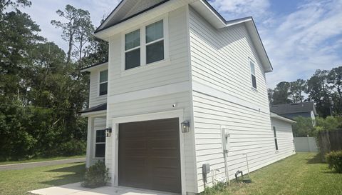 1405 Center St