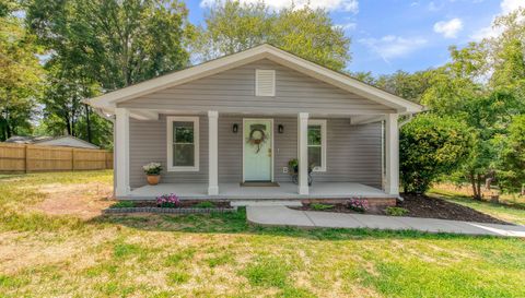 307 Wayside Dr