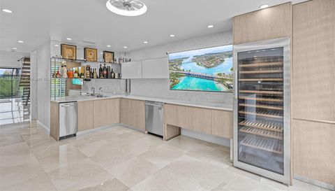 6124 Paradise Point Dr