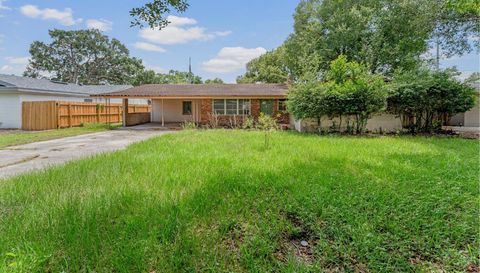 2406 Dellwood Dr