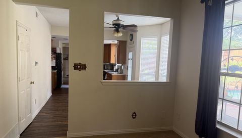 1086 Woodbriar Dr