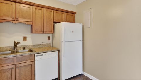 1464 A NE PINE LOG RD