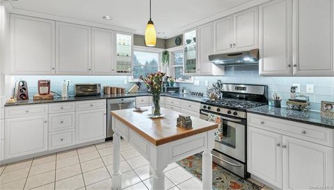 2 Whitman Pl