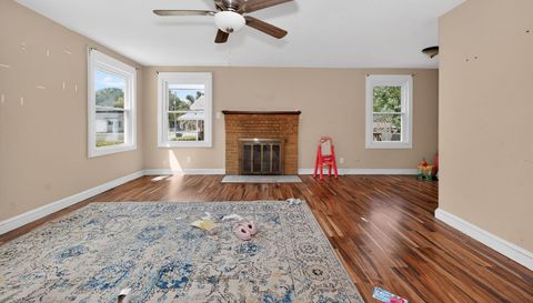 111 E 54th St