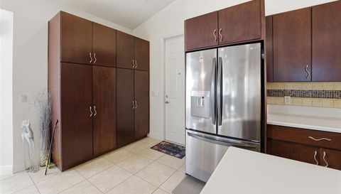 1733 W CAROLINE PATH