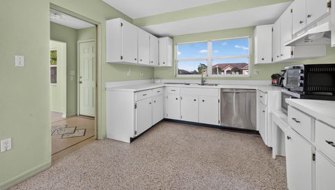 5701 Padgett Cir