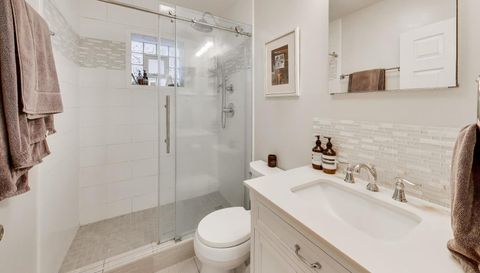 1214 W Webster Avenue