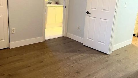 4921 SW 140th Terrace