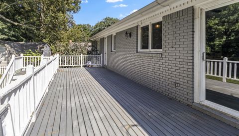 272 Canterbury Dr