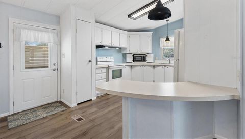 724 ROYAL PALM AVENUE