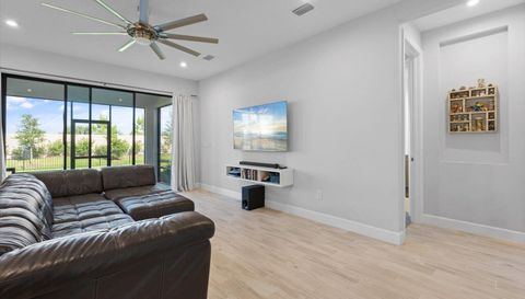 4512 CRESTPOINT Wy