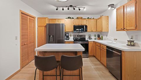 9949 Tamarack Cove
