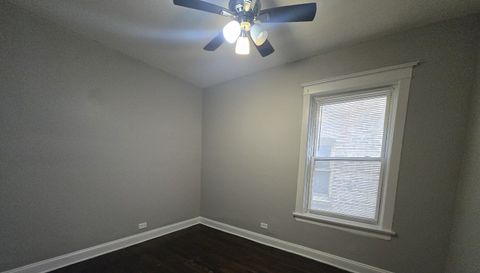 6738 S Prairie Avenue