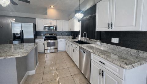 7823 Shane Ct