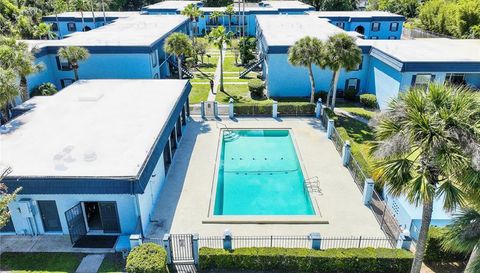 5200 CURRY FORD ROAD