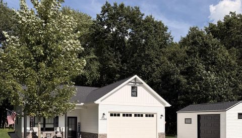 7586 Regency Ln